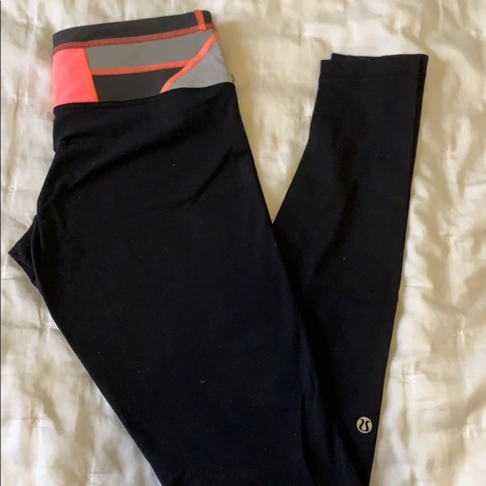 Lululemon reversible black leggings